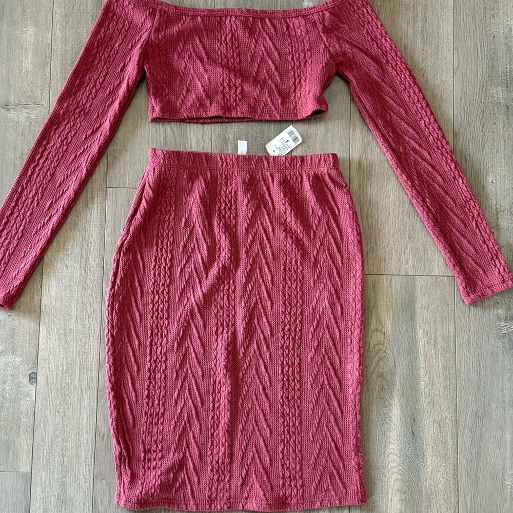 Stylish Pink/Rose Crop and Skirt Set - Picture 3 of 4